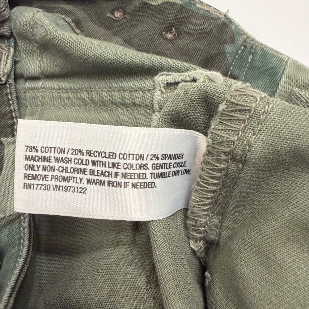 Universal Thread Womens Camo High Rise Cargo Pants Size 0 Green Camouflage New - Picture 7 of 11